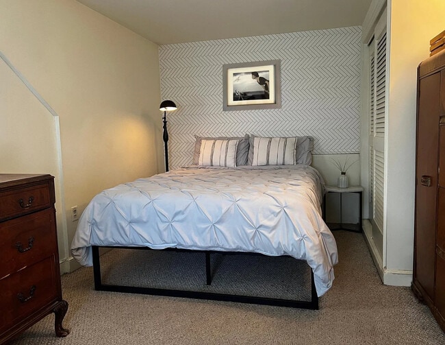 Building Photo - 24 Highland Ave