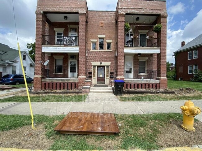 Building Photo - 611 W Jefferson St