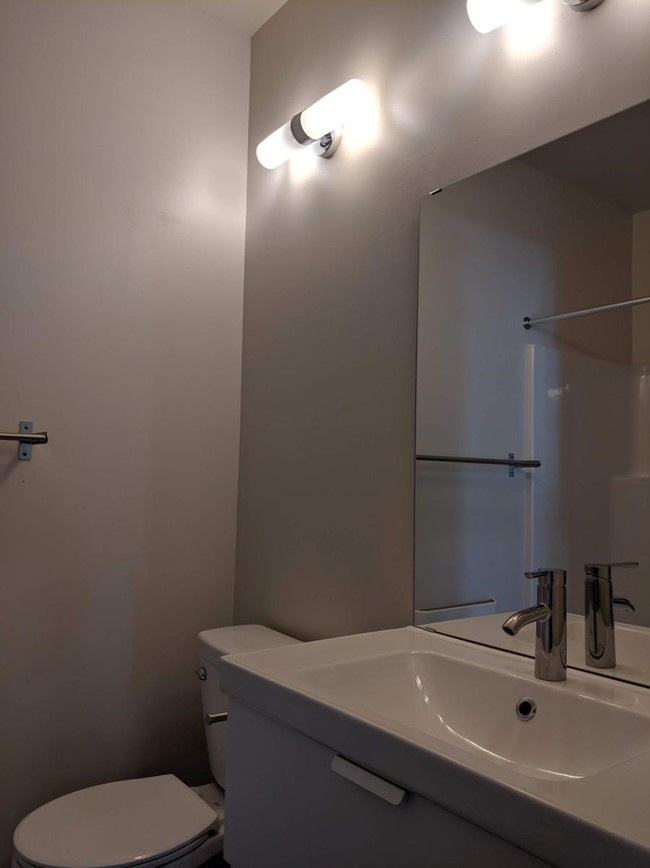 Interior Photo - 612 Tacoma Ave S