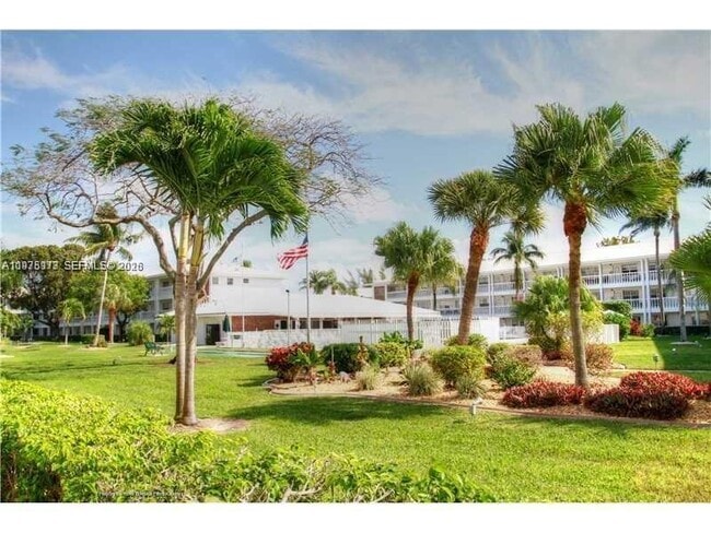 Building Photo - 5200 NE 24th Terrace