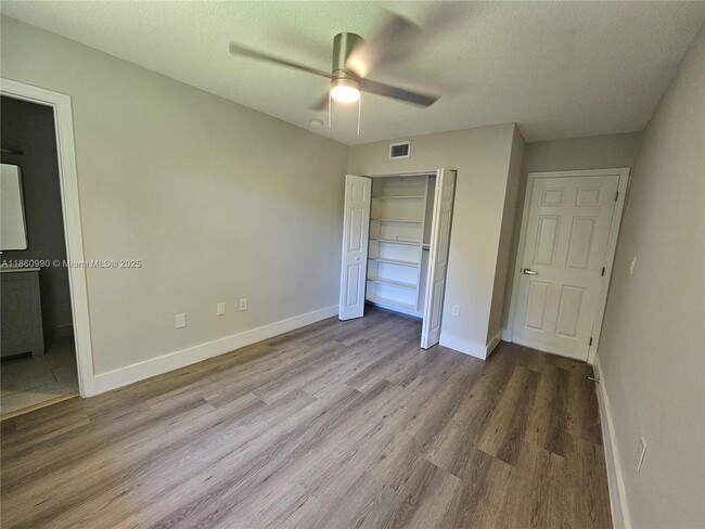Building Photo - 560 NE 63rd St