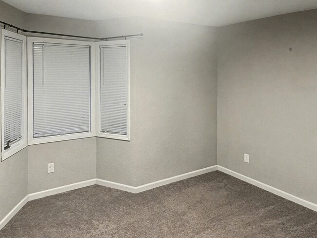 Building Photo - 131 Sorcerer Ct