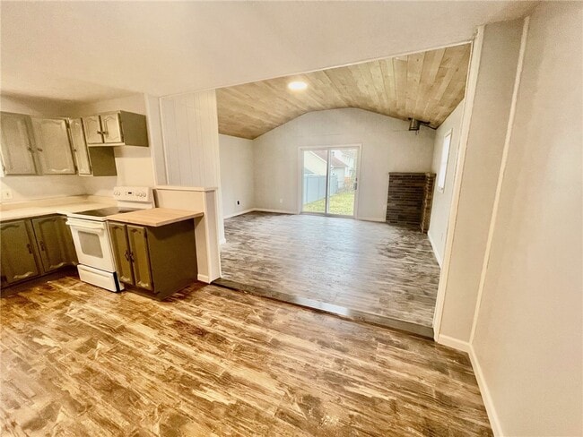 Building Photo - 223 E Filbert St
