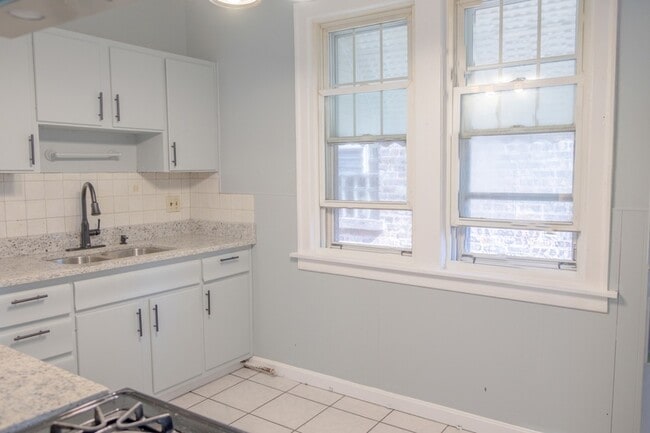 Building Photo - 5445 W 64th St