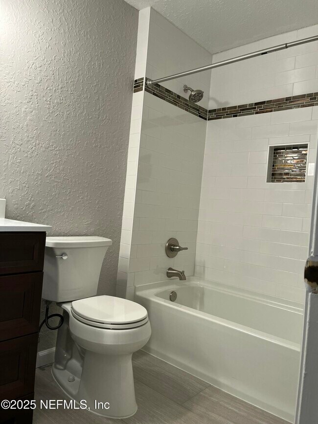 Building Photo - 425 Timberwalk Ct