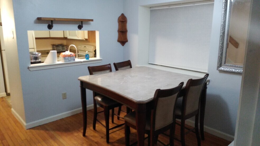 Building Photo - 292 Woodhaven Dr