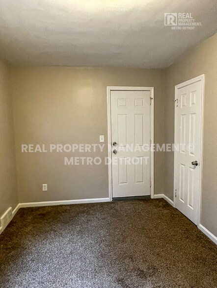 Building Photo - 15349 Prest St