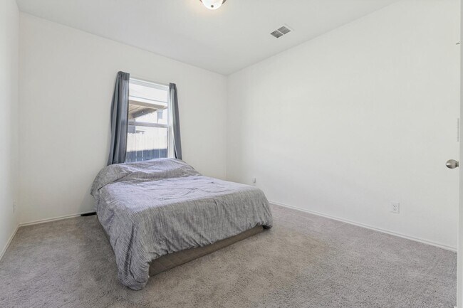 Building Photo - 5810 Rue Picasso