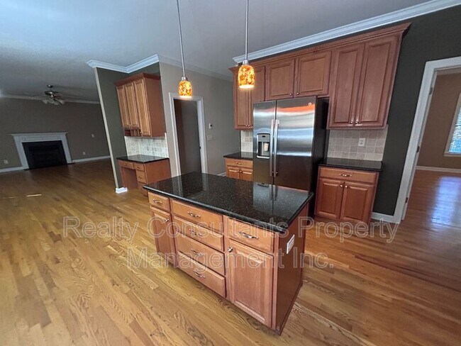 Building Photo - 4540 Pebble Lake Dr