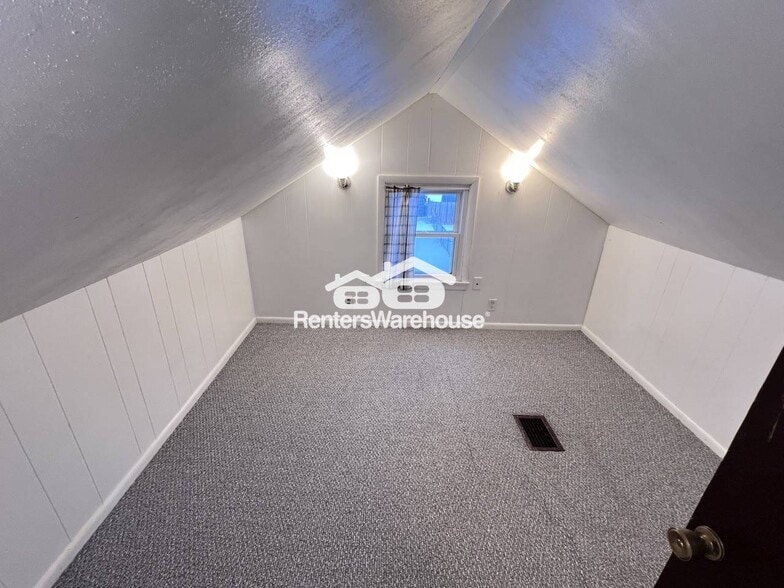 Building Photo - 5568 N Humboldt Ave