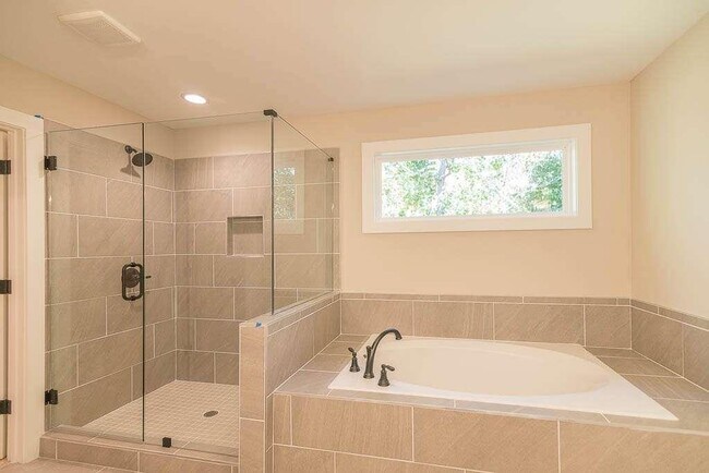 Building Photo - 2462 Adair Rdg Ct