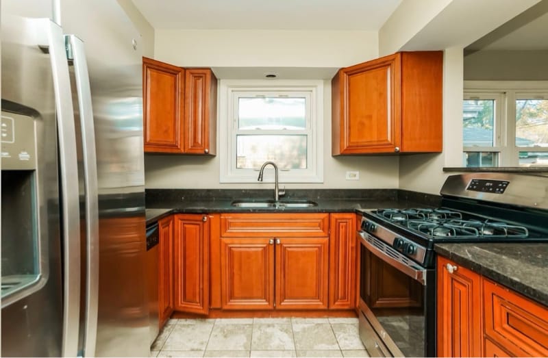 Building Photo - 10114 S California Ave