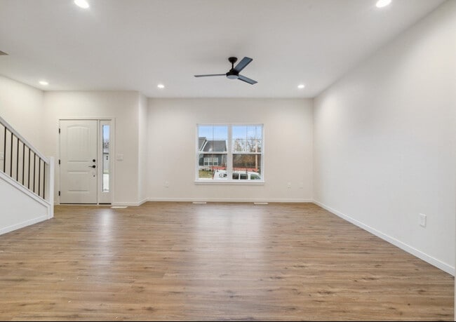 Building Photo - 4749 Preston Ln