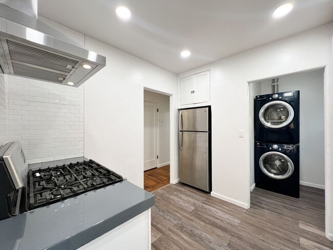 Building Photo - Classic Downtown Napa Duplex with Modern Upgrades and Across from Fuller Park