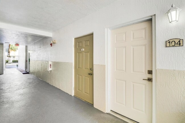 Building Photo - 11010 Legacy Dr