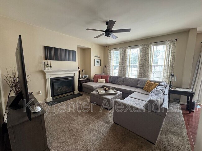 Building Photo - 6987 Forepond Ct