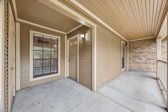 Building Photo - 1311 Antoine Dr