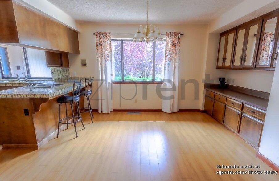 Building Photo - 11034 Juanita Ct