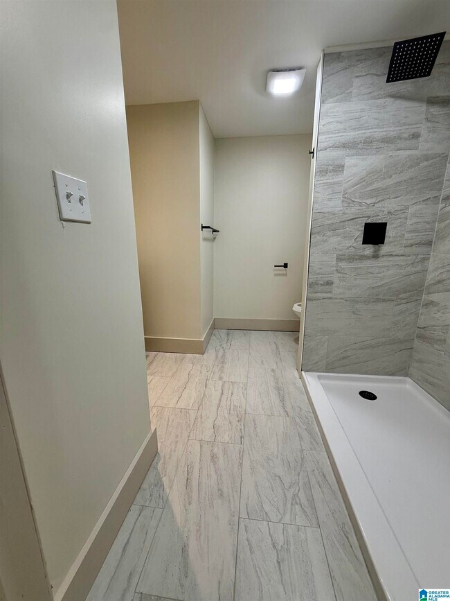 Building Photo - 1458 Hueytown Rd