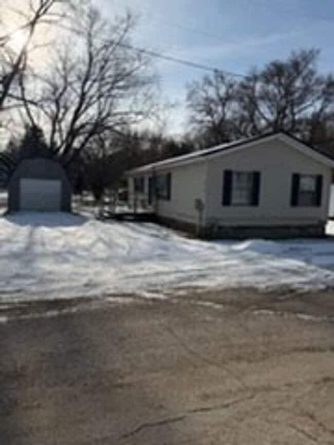 Building Photo - 7670 E 280 N