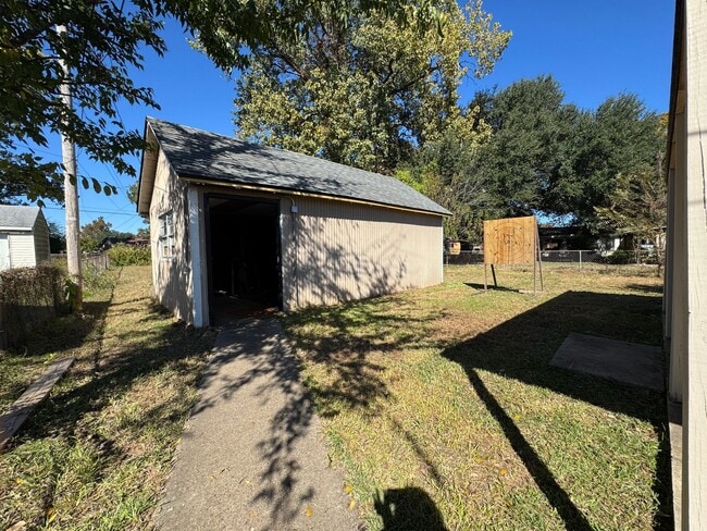 Building Photo - SOUTHERN GARDENS