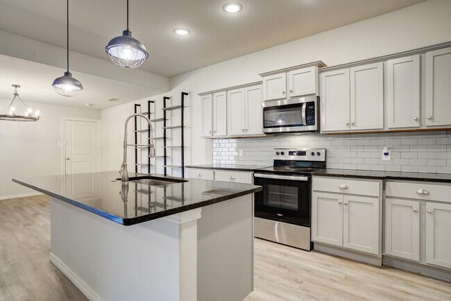 Building Photo - 2531 137th St