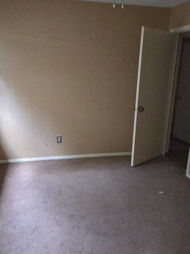 Building Photo - 8526 Quailcrest Dr