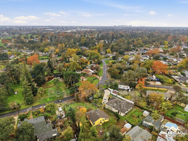 Building Photo - 3351 Albany Way