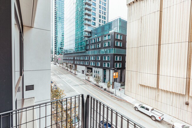 Building Photo - 333 Fremont St