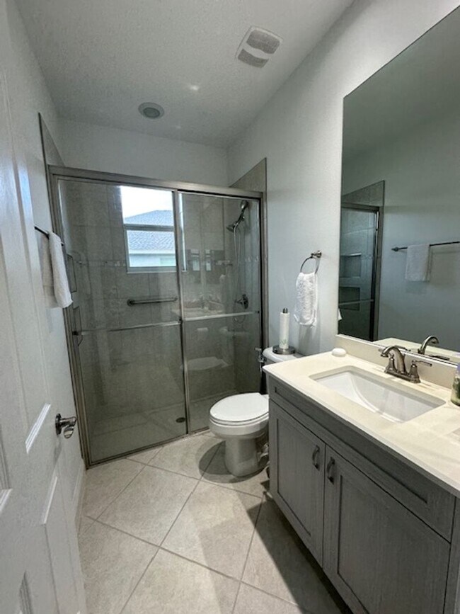 Building Photo - 8330 Summer Lake Dr SW