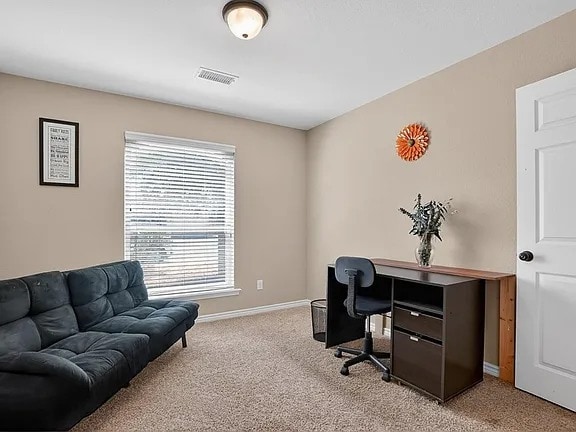 Building Photo - Comfy 4-Bed Midland Home with all appliances, backyard, attached garage, 6 min to grocery store