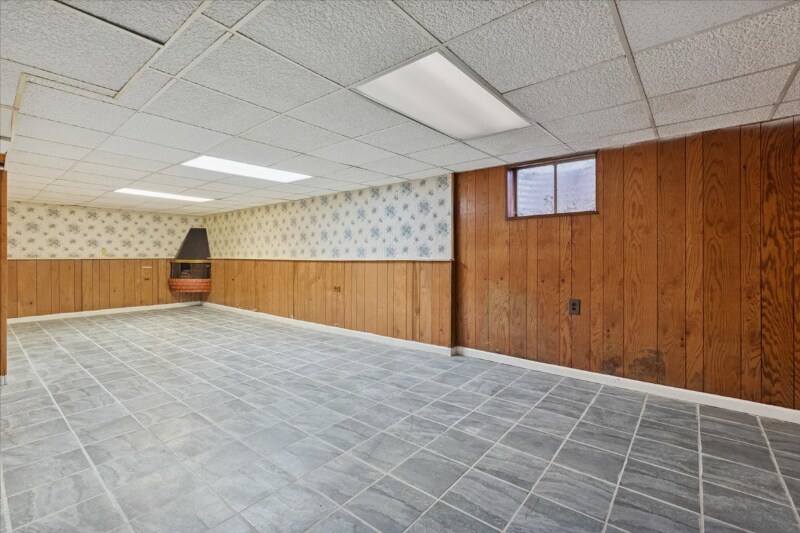 Building Photo - 8538 Mango Ave