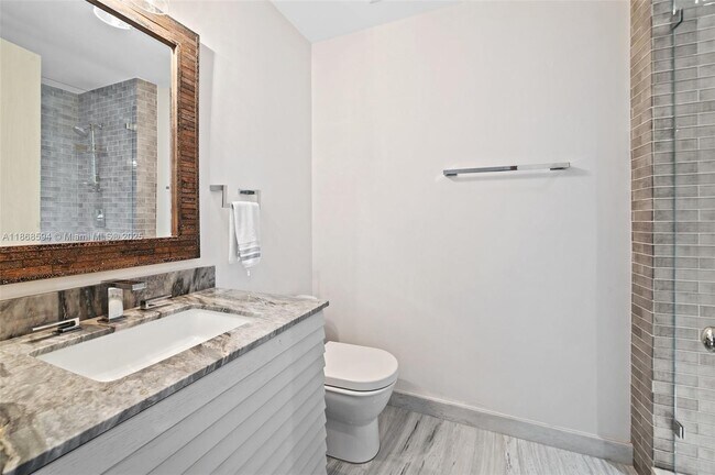 Building Photo - 13633 Deering Bay Dr