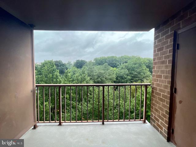 Building Photo - 10101 Grosvenor Pl