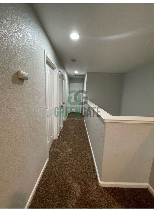 Building Photo - Two story 4 bedroom, 2.5 bath home in Stockton! AVAILABLE NOW!!