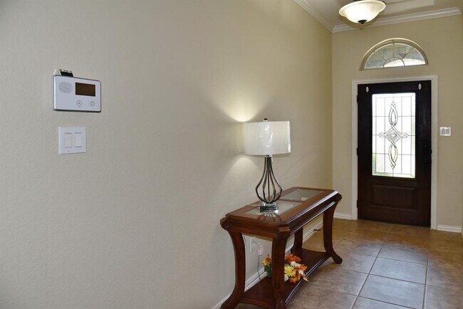Building Photo - 2229 Maple Point Dr N