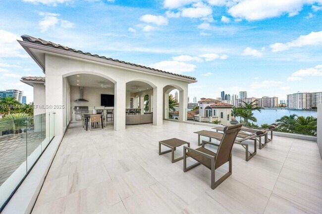 Building Photo - 3912 Island Estates Dr