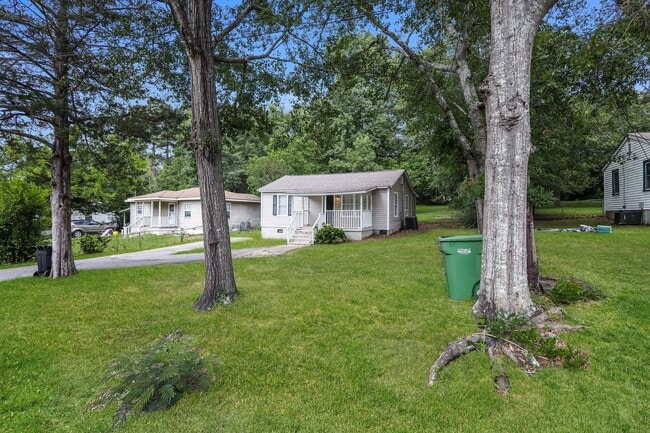 Building Photo - 7728 Aurora Dr