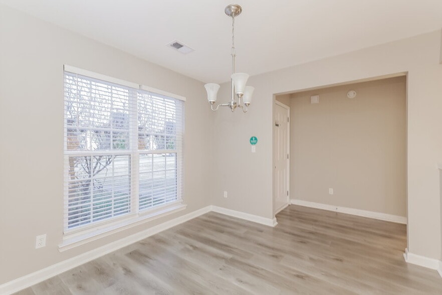 Building Photo - 215 Mack Edwards Dr