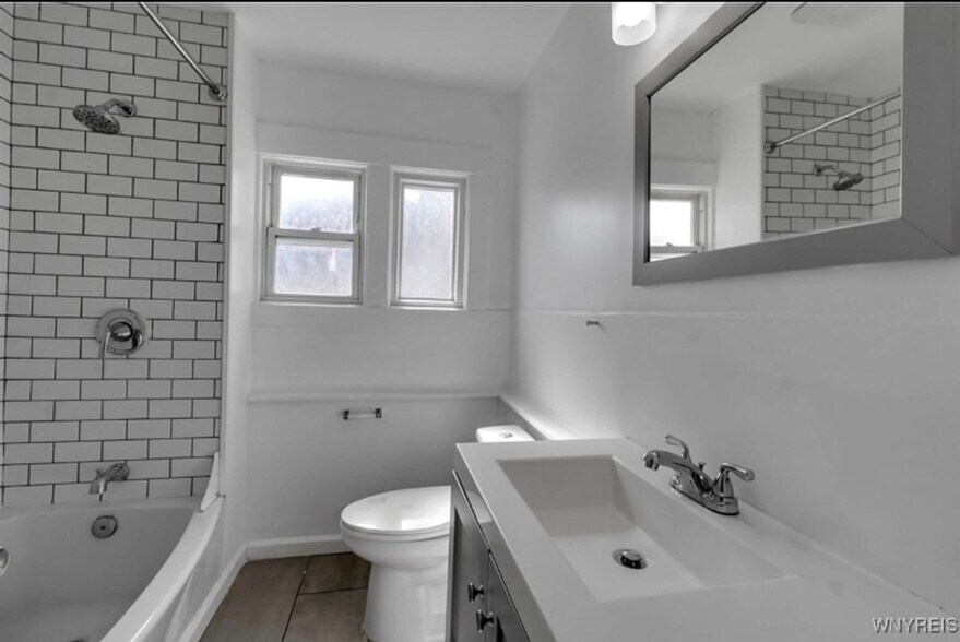 Building Photo - 137 Southside Pkwy