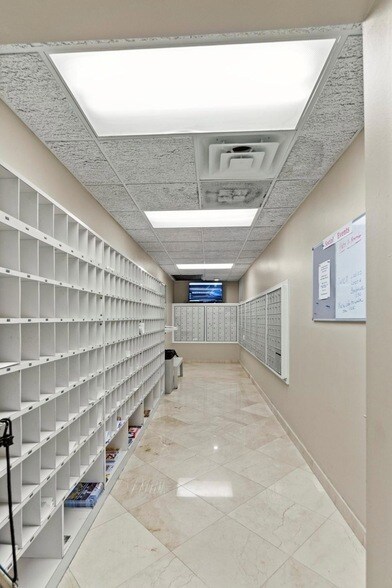 Building Photo - 111 N Pompano Beach Blvd