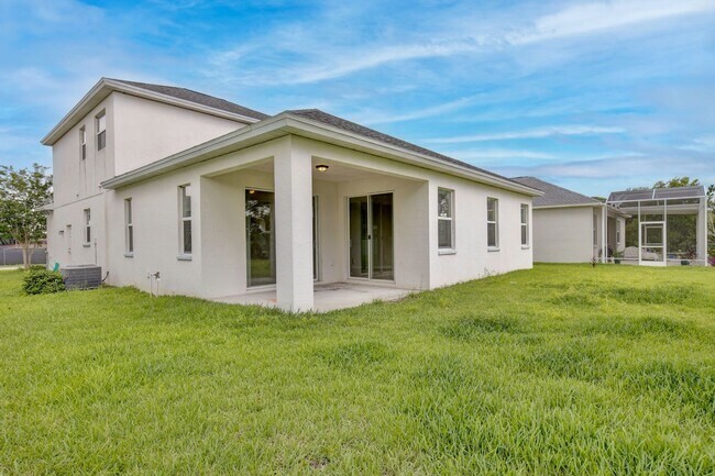 Building Photo - Beautiful 4/2.5 Spacious Home with a Loft Area and a 2 Car Garage Located in Sawgrass Bay - Clerm...