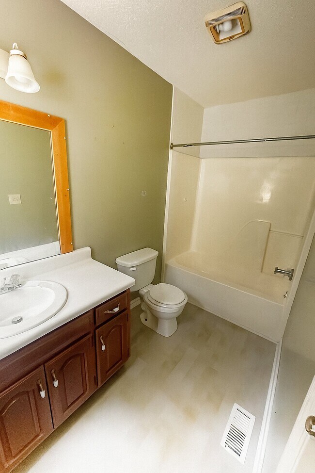 Building Photo - 226 Kassidy Dr