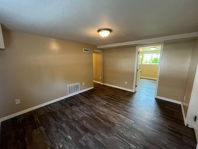 Building Photo - Haralson
