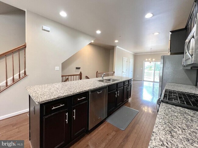 Building Photo - 8141 Hollow Ct