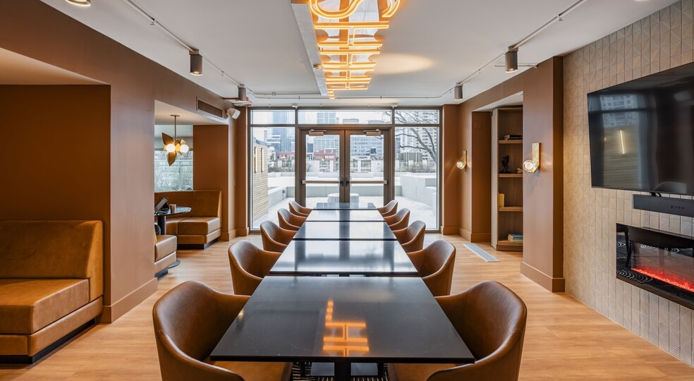 Building Photo - 645 W Kinzie St