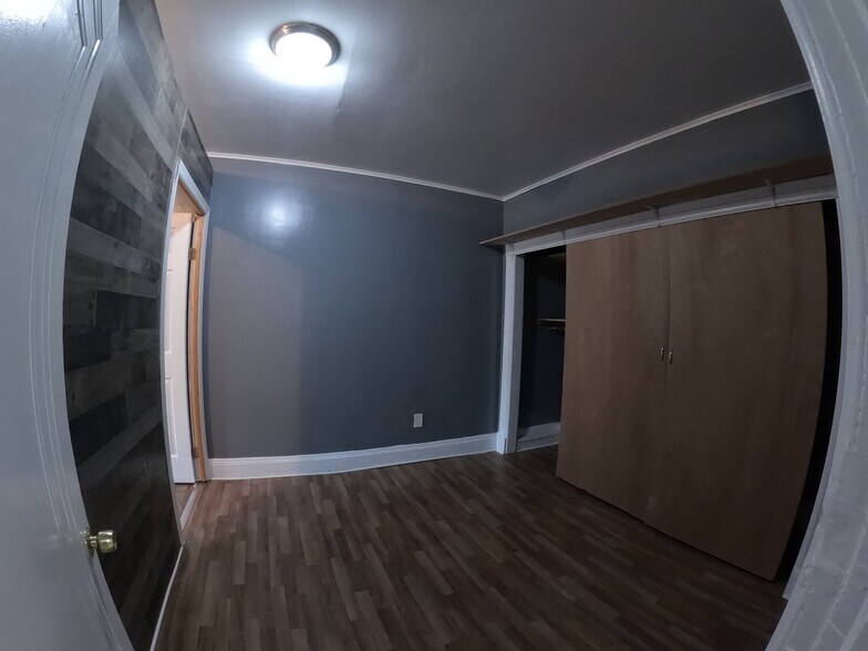 Building Photo - 61 Poplar St