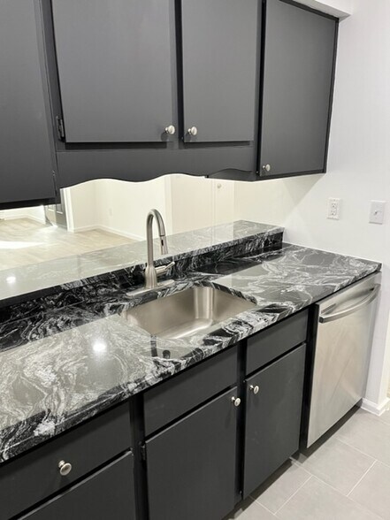 Kitchen - 303 Hudson Ave