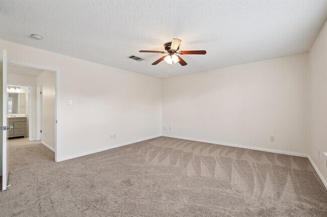 Building Photo - 2703 Vinson Ct