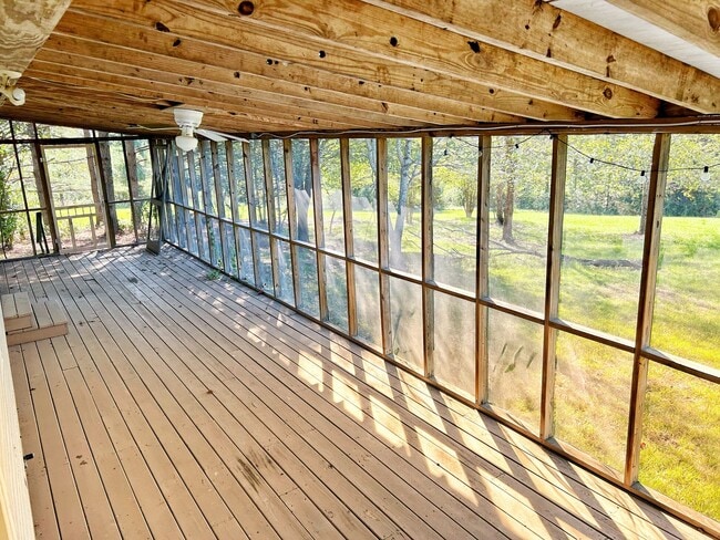 Building Photo - 3 bed/2 bath Country Home